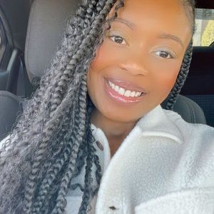 Meet your Posher, Peaches